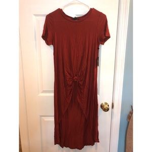 Burgundy short sleeve shirt